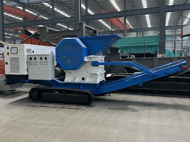 Crawler mobile crushing station