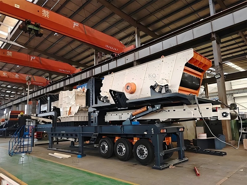 Mobile impact crushing station