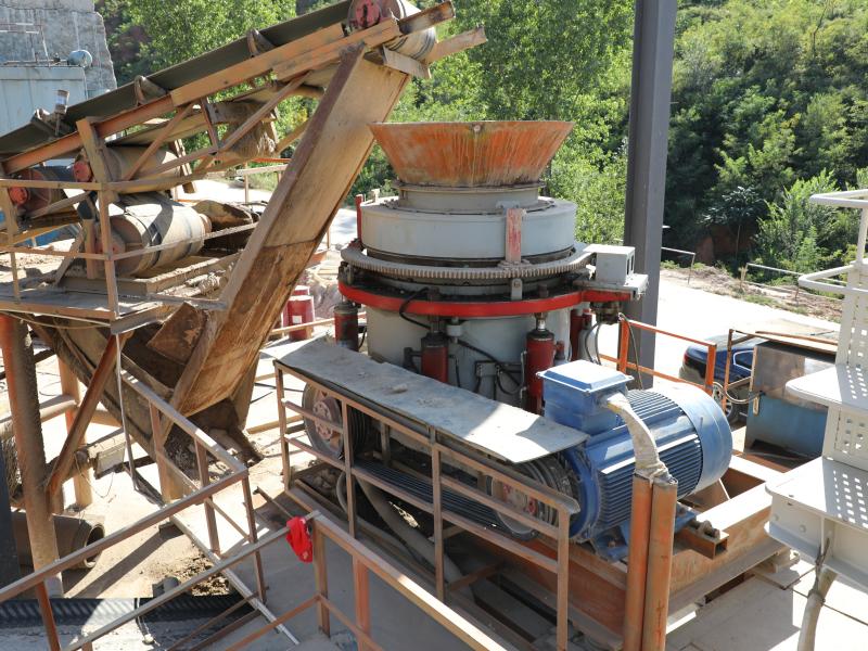 What is the reason why the particle size of the limestone cone crusher does not meet the requirements? How to repair the damage of the internal parts of the equipment?