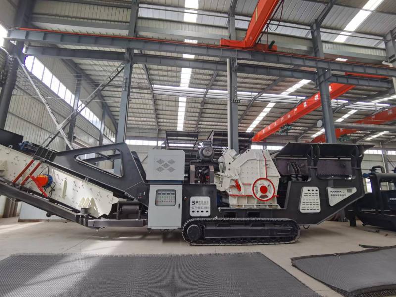 Impact mobile crushing station