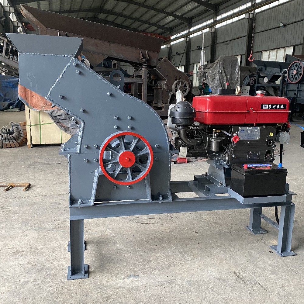 High-efficiency hammer crusher, special equipment for crushing in mining construction