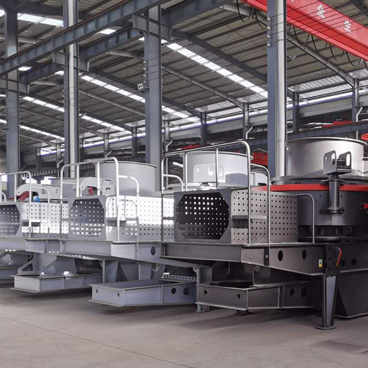 How to configure sand making equipment for a daily production capacity of 5,000 tons