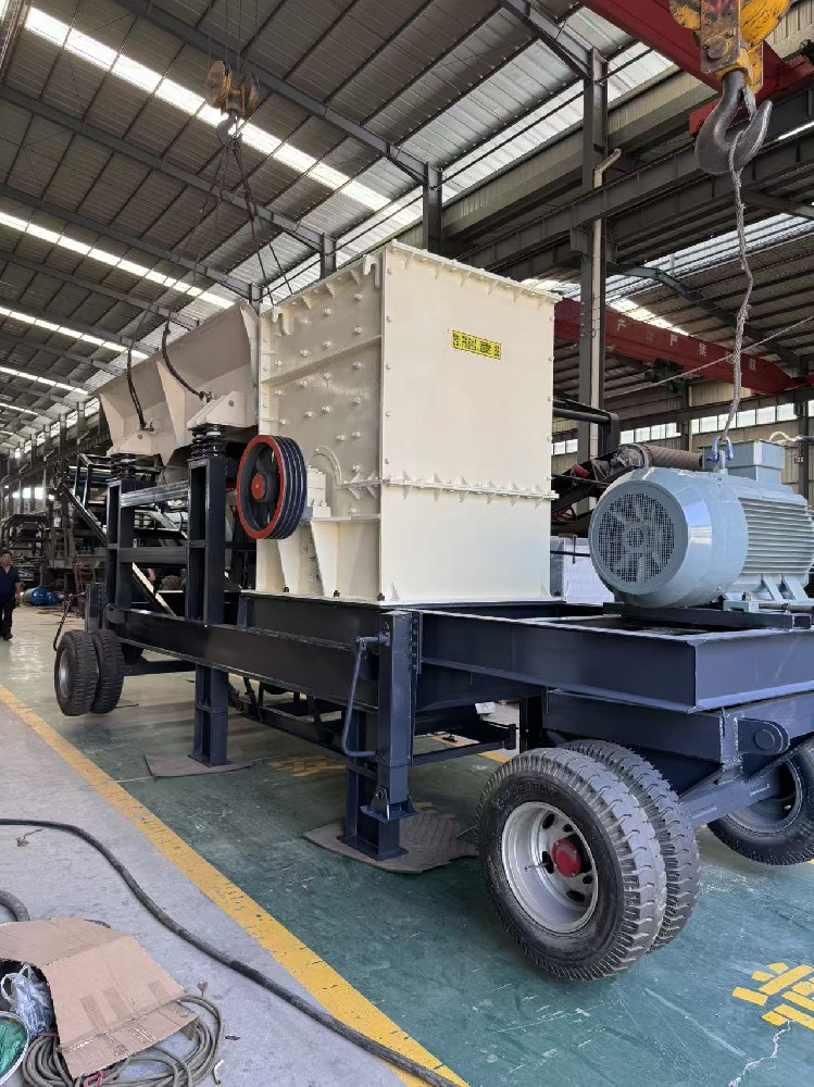 Portable Mobile Box Hammer Crusher for Construction Waste Recycling